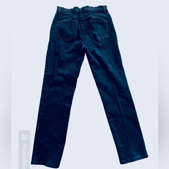 Gloria Vanderbilt Jeans, 8 short. - Picture 2 of 4